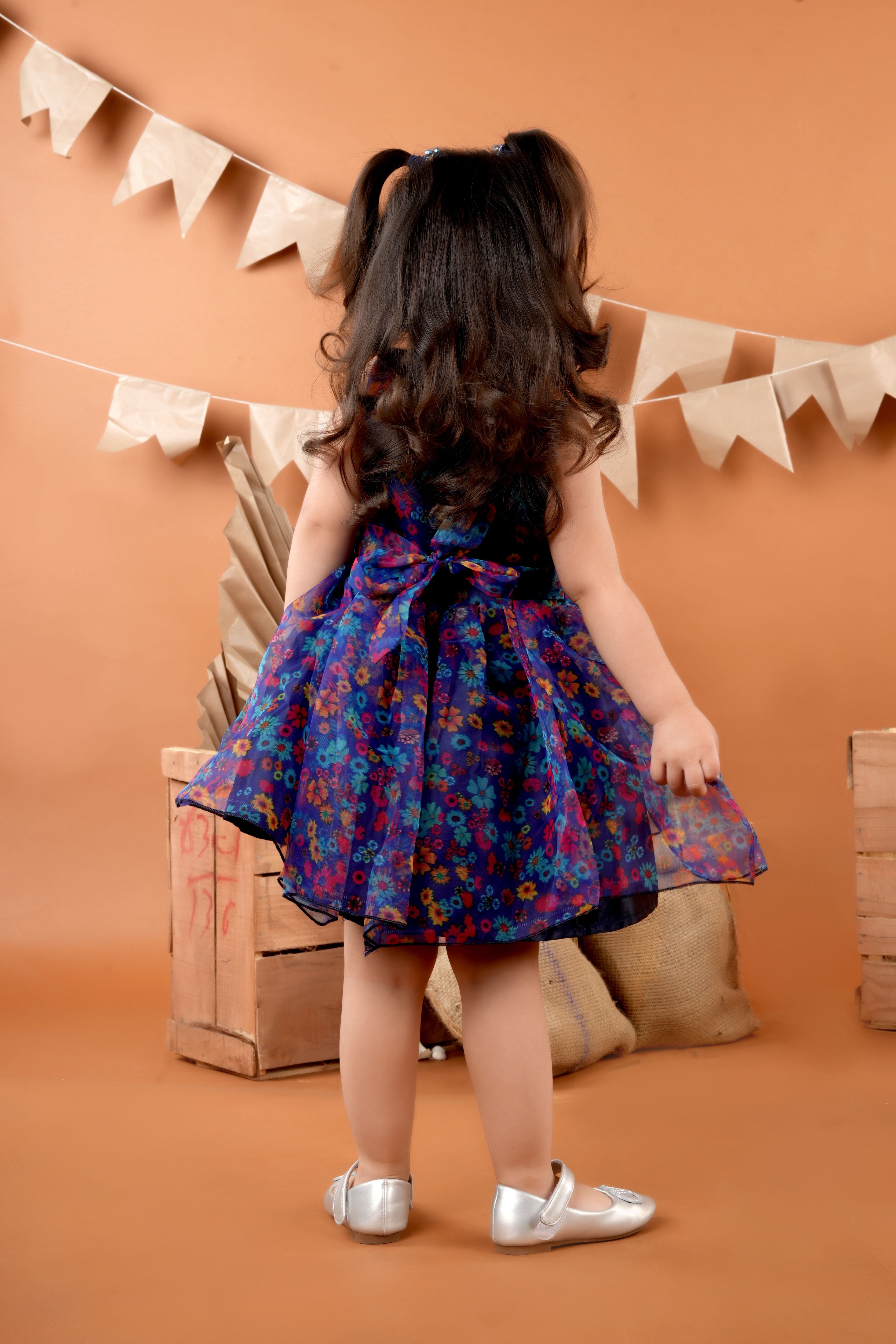 Floral print frock with a big flower-T-rylbluorg
